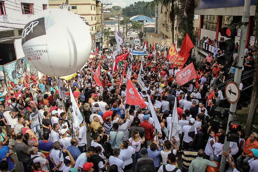 5 fatos que indicam perseguição no pedido de prisão de Lula